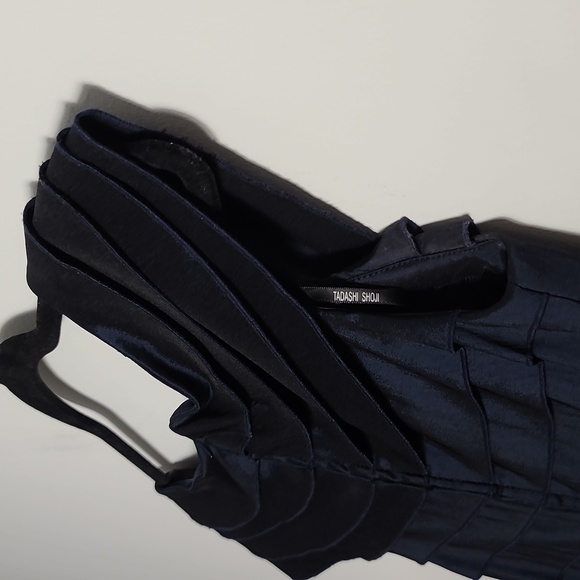 TADASHI SHOJI Midnight Blue Pleated Layered Tiered Ruffle 3D Flower Size 6 - Picture 14 of 14